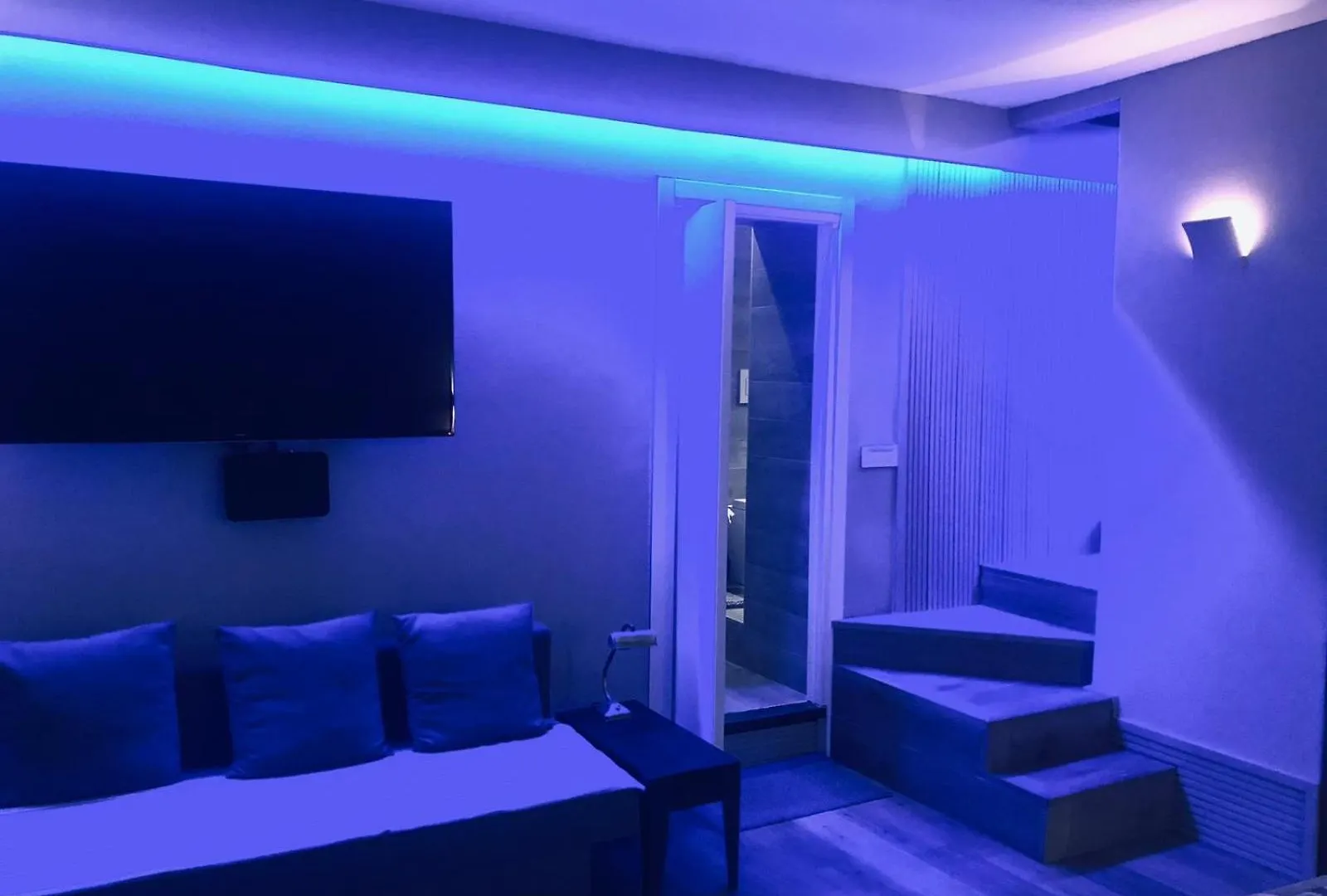 Апартаменты Super Design Appartamento Napoli Centro Con Sky Wifi Veloce E Netflix